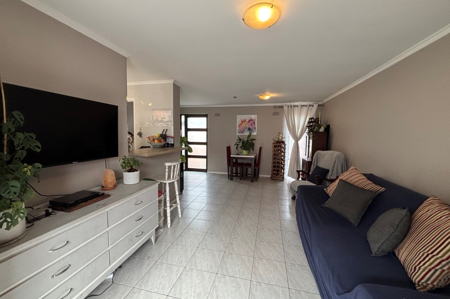 2 Bedroom Property for Sale in Goodwood Estate Western Cape